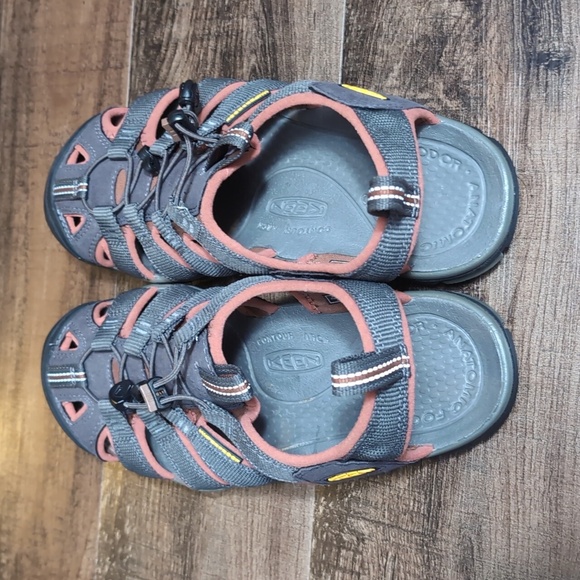 Keen Clearwater CNX Sandals • Size 9.5 • Raven / Tortoise Shell - Picture 3 of 16